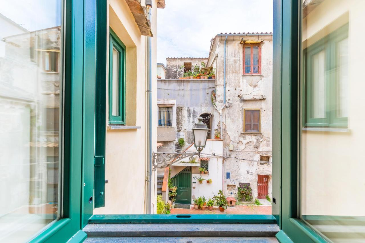 Starhost - Terazza Barbuti Apartment Salerno Exterior foto